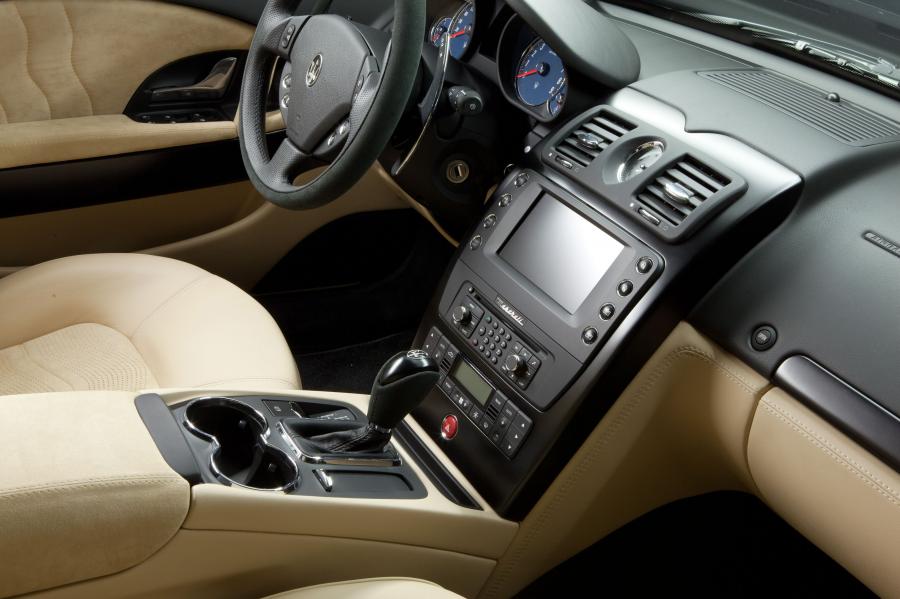  Maserati Quattroporte 2008 года  (фото 21 из 197)